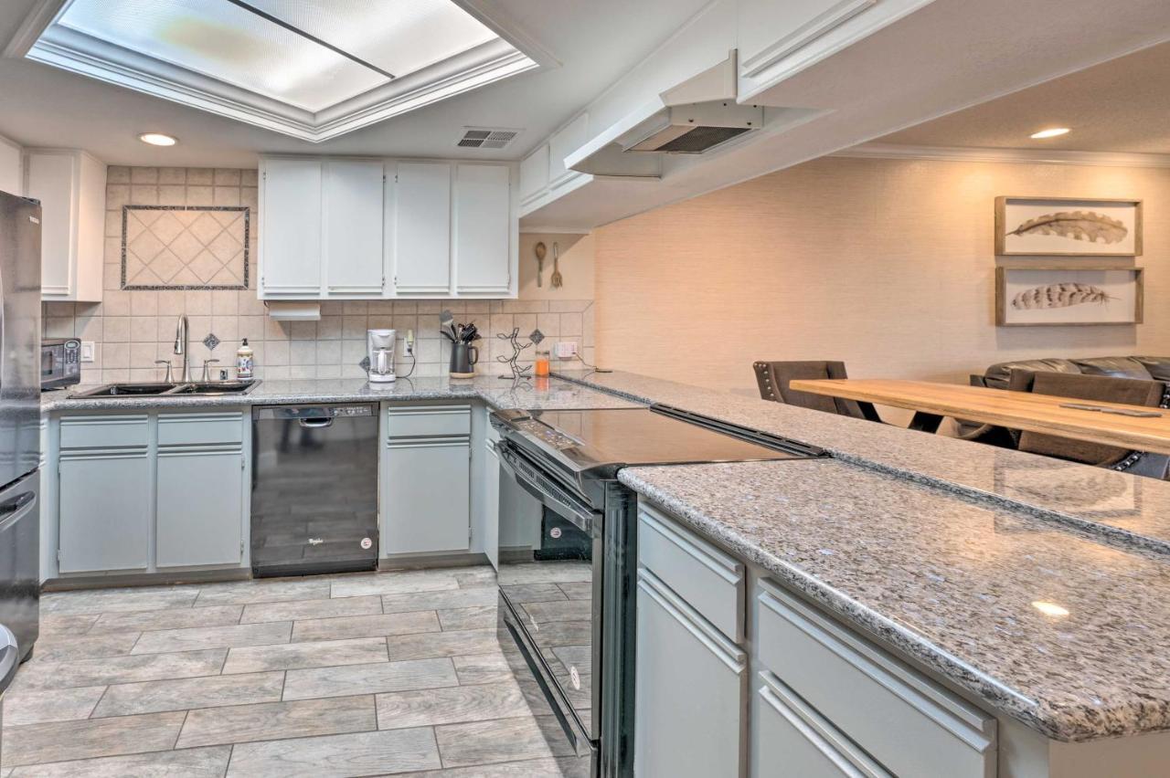 Lake Havasu Condo With Pool Access 1 Block To Beach Лейк-Хавасу-Сити Экстерьер фото