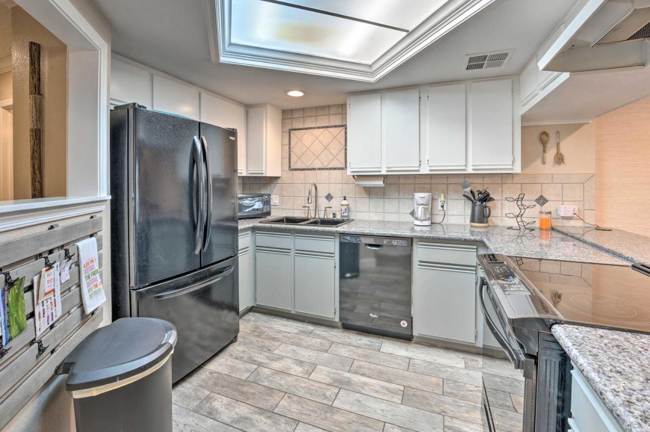 Lake Havasu Condo With Pool Access 1 Block To Beach Лейк-Хавасу-Сити Экстерьер фото